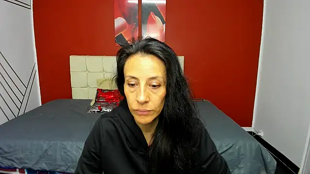 Snapshot of Abrillee1 chatting on 02.14.25 Abrillee1 online show from 02.14.25