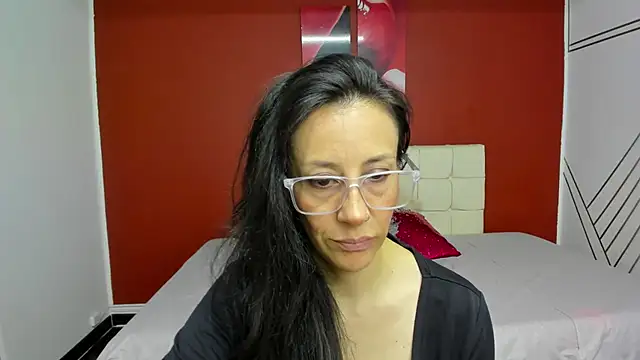 Snapshot of Abrillee1 chatting on 03.05.25 Abrillee1 online show from 03.05.25