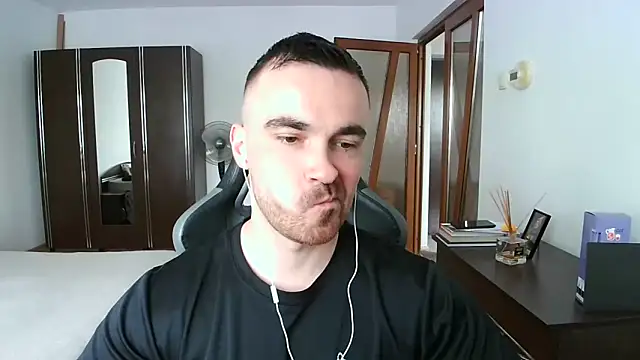 Snapshot of mu5clemania2 chatting on 06.04.26 mu5clemania2 online show from 06.04.26
