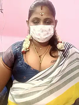 Snapshot of rithikka chatting on 11.25.25 rithikka online show from 11.25.25