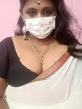 Snapshot of rithikka chatting on 11.26.25 rithikka online show from 11.26.25