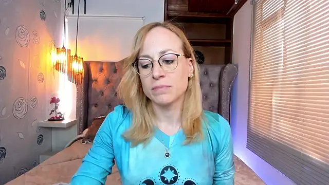 Snapshot of SammySanders chatting on 01.10.25 SammySanders online show from 01.10.25