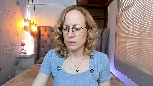 Snapshot of SammySanders chatting on 02.01.25 SammySanders online show from 02.01.25