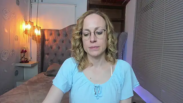 Snapshot of SammySanders chatting on 02.21.25 SammySanders online show from 02.21.25