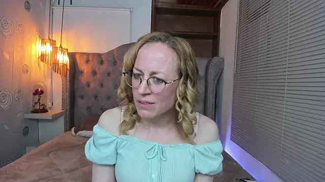 Snapshot of SammySanders chatting on 02.28.25 SammySanders online show from 02.28.25