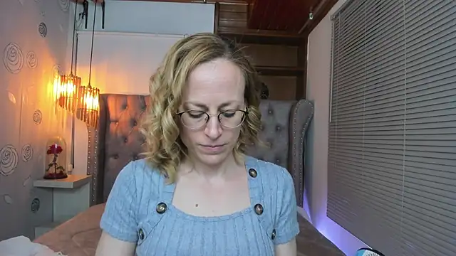 Snapshot of SammySanders chatting on 03.12.25 SammySanders online show from 03.12.25