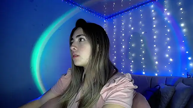 Snapshot of channel_blonde_a chatting on 03.08.25 channel blonde a online show from 03.08.25