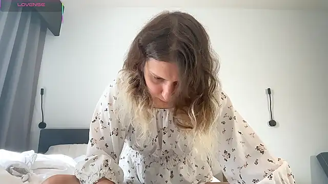 Alice Pinkhead online show from 10.09.25