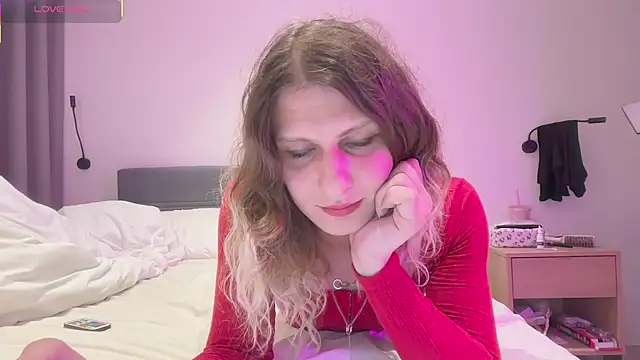 Alice Pinkhead online show from 11.18.25