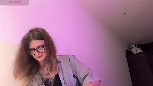 Alice Pinkhead online show from 06.18.26