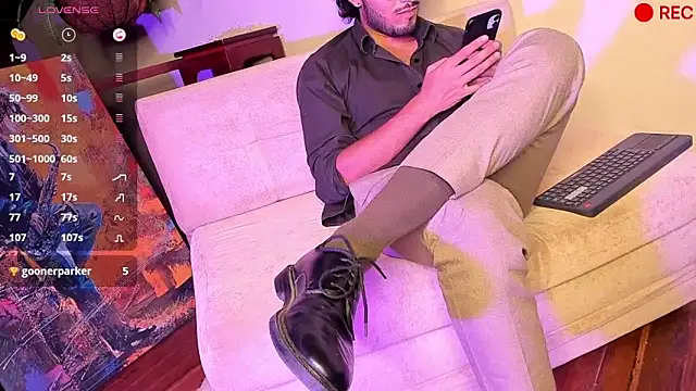 Snapshot of Nicholasrodrii chatting on 12.23.24 Nicholasrodrii online show from 12.23.24