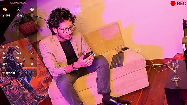 Snapshot of Nicholasrodrii chatting on 12.29.24 Nicholasrodrii online show from 12.29.24