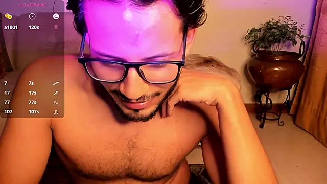 Snapshot of Nicholasrodrii chatting on 01.31.25 Nicholasrodrii online show from 01.31.25