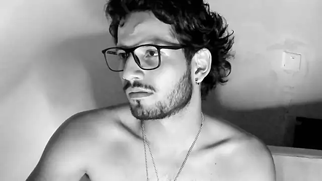 Snapshot of Nicholasrodrii chatting on 02.24.25 Nicholasrodrii online show from 02.24.25