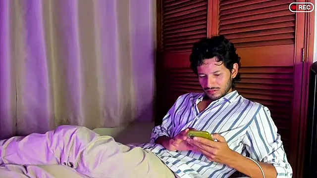 Nicholasrodrii online show from 09.24.25