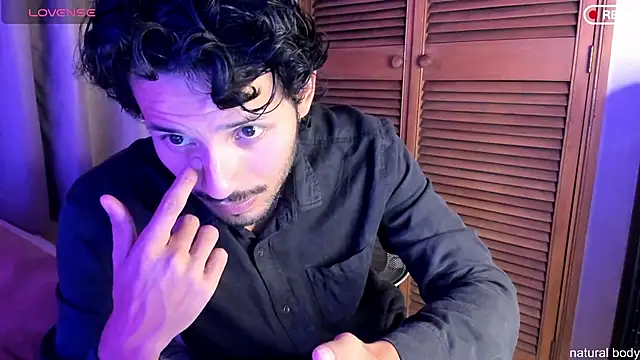 Snapshot of Nicholasrodrii chatting on 10.18.25 Nicholasrodrii online show from 10.18.25