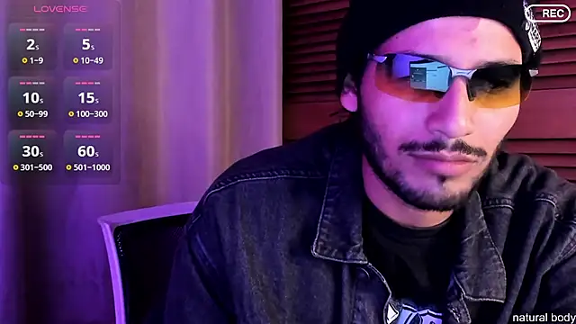 Snapshot of Nicholasrodrii chatting on 10.25.25 Nicholasrodrii online show from 10.25.25