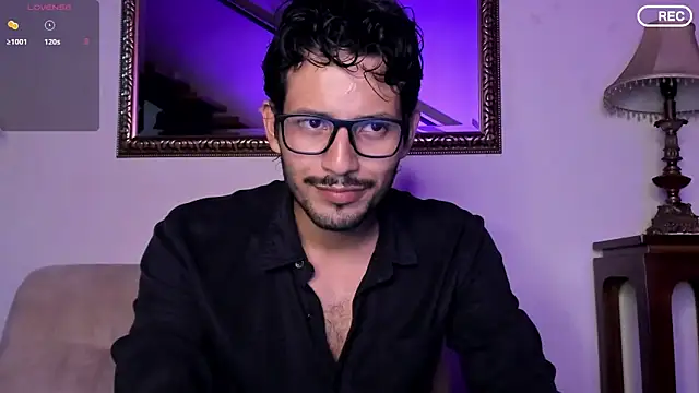 Snapshot of Nicholasrodrii chatting on 12.13.25 Nicholasrodrii online show from 12.13.25