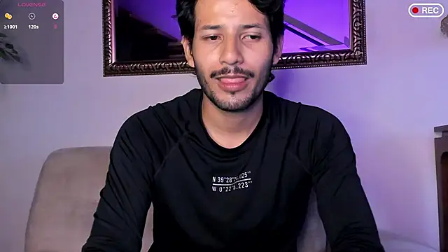 Snapshot of Nicholasrodrii chatting on 12.14.25 Nicholasrodrii online show from 12.14.25