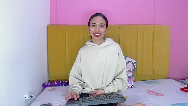 Snapshot of angelinabrookcm101 chatting on 12.07.24 angelinabrookcm101 online show from 12.07.24