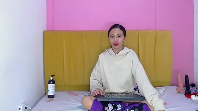 Snapshot of angelinabrookcm101 chatting on 12.07.24 angelinabrookcm101 online show from 12.07.24