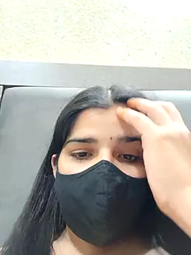 Snapshot of aaliya_bhattt chatting on 03.07.25 aaliya bhattt online show from 03.07.25