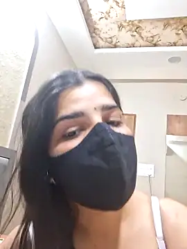 Snapshot of aaliya_bhattt chatting on 03.16.26 aaliya bhattt online show from 03.16.26