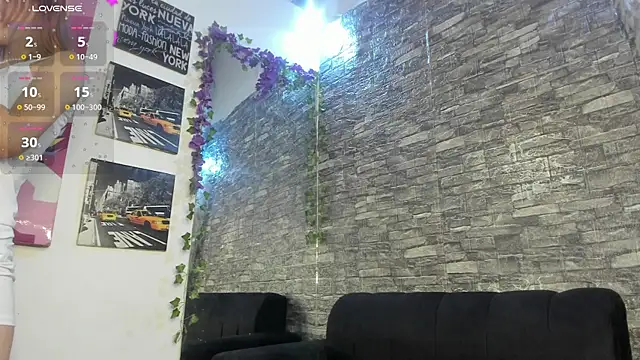 Snapshot of katt__black__ chatting on 09.18.25 katt black online show from 09.18.25