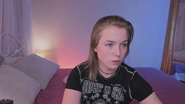 Snapshot of mary_ton chatting on 11.16.25 mary ton online show from 11.16.25