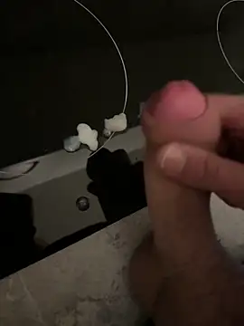 Snapshot of YoungCouple0604 chatting on 10.22.25 YoungCouple0604 online show from 10.22.25