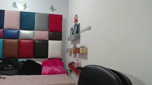 Snapshot of lily_jamesx chatting on 01.22.25 lily jamesx online show from 01.22.25