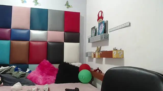 Snapshot of lily_jamesx chatting on 01.24.25 lily jamesx online show from 01.24.25