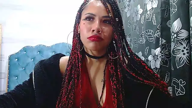 Snapshot of lily_jamesx chatting on 02.11.25 lily jamesx online show from 02.11.25