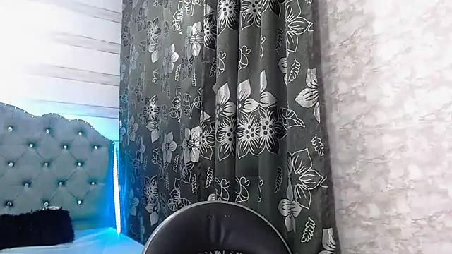 Snapshot of lily_jamesx chatting on 02.12.25 lily jamesx online show from 02.12.25