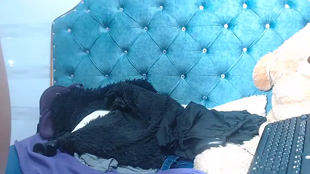 Snapshot of lily_jamesx chatting on 02.28.25 lily jamesx online show from 02.28.25