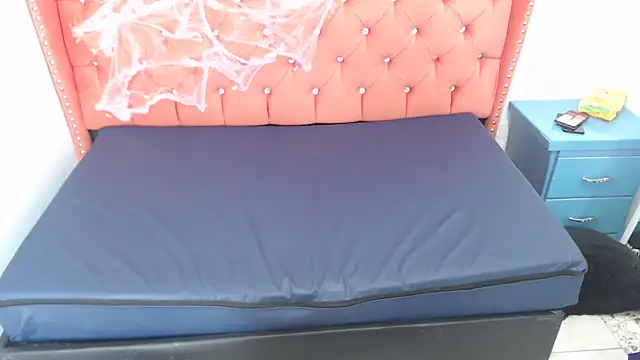 Snapshot of lily_jamesx chatting on 10.09.25 lily jamesx online show from 10.09.25