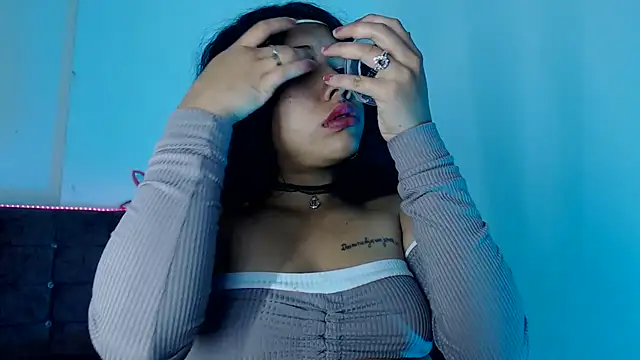 lily jamesx online show from 11.28.25