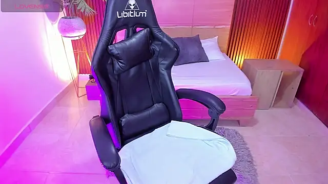 irantzu hank online show from 02.10.25