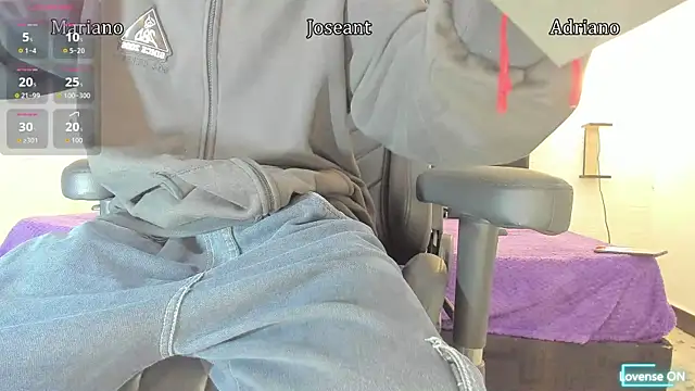 Snapshot of nakedfoam1 chatting on 09.19.25 nakedfoam1 online show from 09.19.25