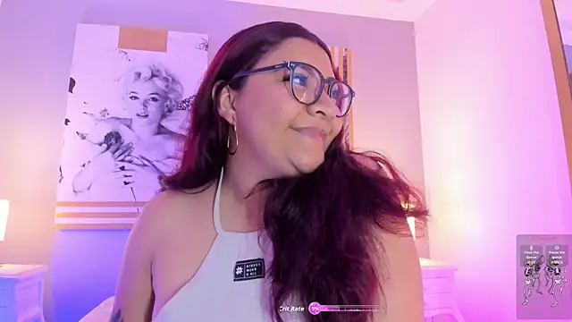 Snapshot of MeghanBurn chatting on 11.19.25 MeghanBurn online show from 11.19.25