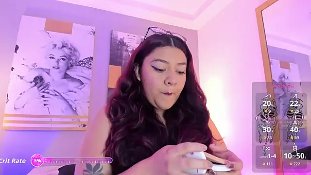 Snapshot of MeghanBurn chatting on 12.04.25 MeghanBurn online show from 12.04.25