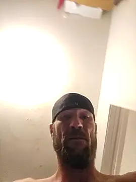 Snapshot of MrandMrsPooks chatting on 12.18.24 MrandMrsPooks online show from 12.18.24