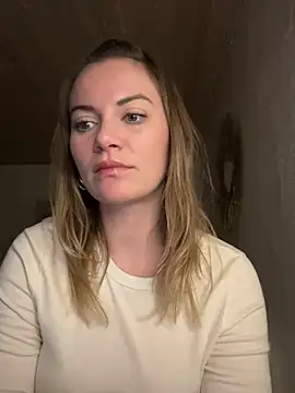 Snapshot of Milla__one chatting on 12.27.24 Milla  one online show from 12.27.24