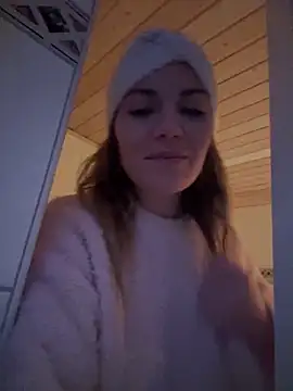 Snapshot of Milla__one chatting on 02.14.25 Milla  one online show from 02.14.25