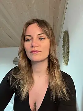 Snapshot of Milla__one chatting on 02.17.25 Milla  one online show from 02.17.25