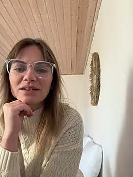 Snapshot of Milla__one chatting on 02.18.25 Milla  one online show from 02.18.25