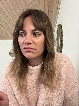 Snapshot of Milla__one chatting on 02.19.25 Milla  one online show from 02.19.25