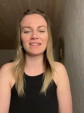 Snapshot of Milla__one chatting on 03.04.25 Milla  one online show from 03.04.25