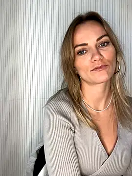 Snapshot of Milla__one chatting on 09.22.25 Milla  one online show from 09.22.25