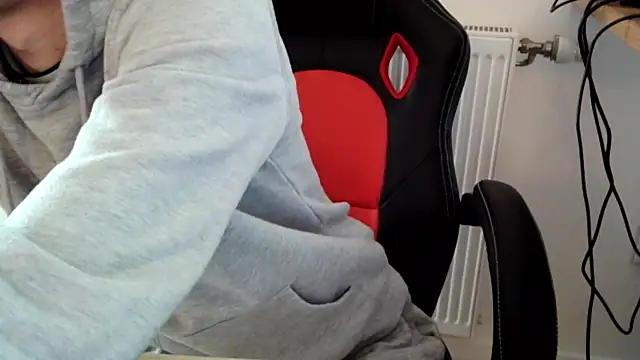 Snapshot of ElViko11 chatting on 02.15.25 ElViko11 online show from 02.15.25